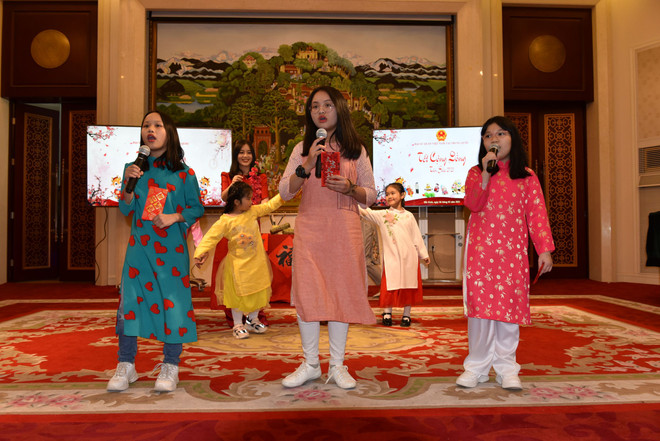 Đại sứ quán Việt Nam tại Trung Quốc tổ chức Tết Cộng đồng mừng Xuân ảnh 3