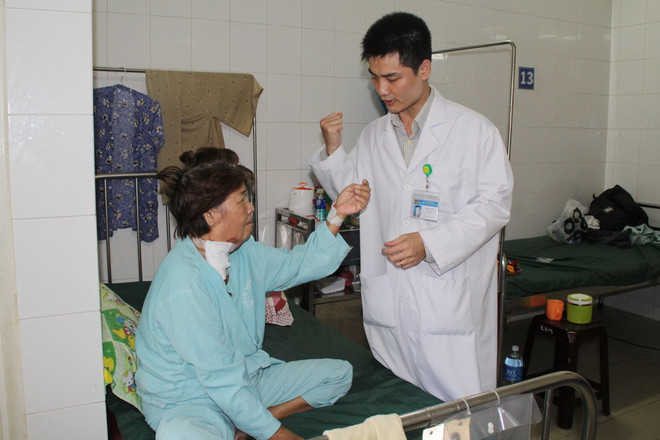 Cứu sống bệnh nhân bị tắc hoàn toàn động mạch, yếu nửa người ảnh 1