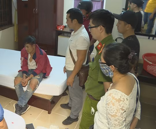 Đắk Lắk: Đối tượng sử dụng ma túy dùng dao đâm chiến sỹ công an ảnh 1