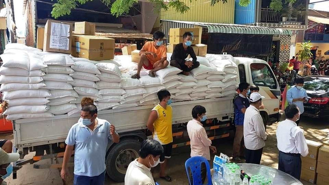 Cứu trợ người gốc Việt trong khu vực phong tỏa tại Campuchia ảnh 1
