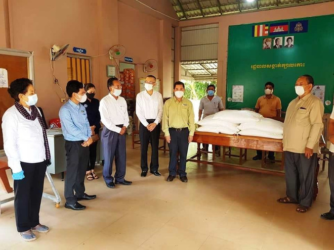 Cứu trợ người gốc Việt trong khu vực phong tỏa tại Campuchia ảnh 2