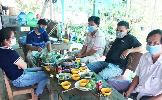 An Giang: Tổ chức ăn nhậu lúc giãn cách, hiệu trưởng bị cách chức ảnh 1