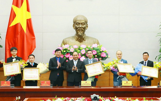 Thủ tướng tiếp các gương mặt trẻ Việt Nam tiêu biểu và triển vọng ảnh 1