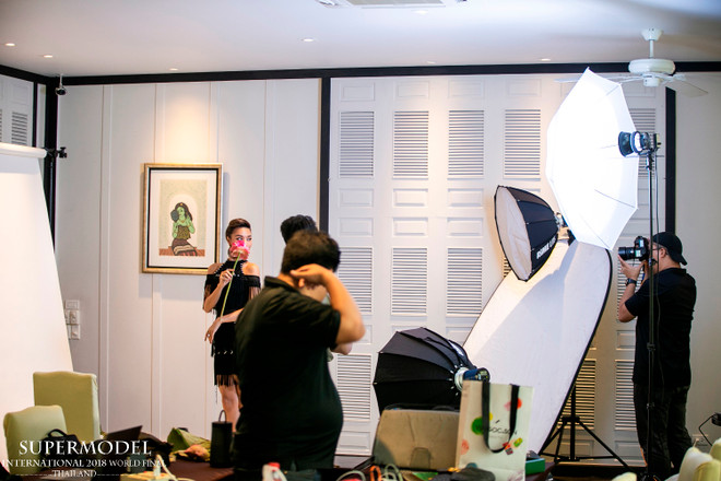 Khả Trang ‘khác biệt’ giữa dàn mẫu tại Super Model International ảnh 4