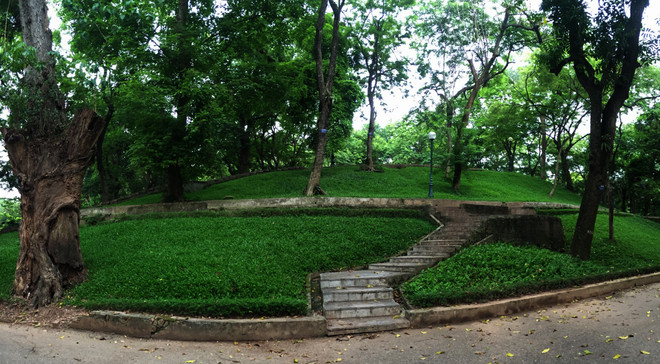 Núi Nùng - sàn catwark ngoài trời đầu tiên của làng thời trang Việt ảnh 1