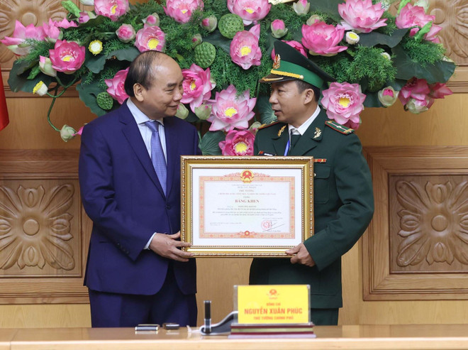 Thủ tướng gặp mặt 'những tấm gương sáng thầm lặng vì cộng đồng' ảnh 1