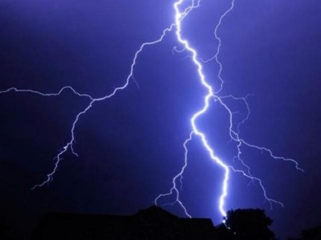 Bắc Kạn: Hai người thương vong do sét đánh sau khi đi thu hoạch lúa ảnh 1