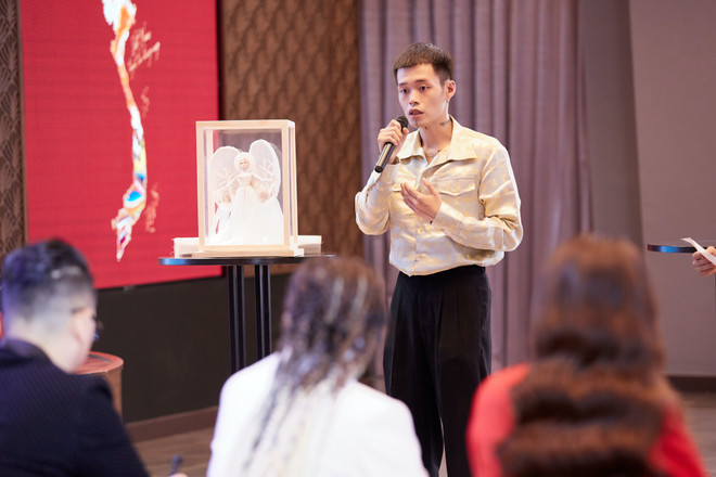 Miss Universe: Cuộc đối đầu gay cấn của các thiết kế dân tộc ảnh 1