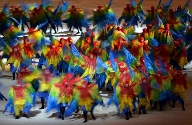 [Photo] Sắc màu rực rỡ trong lễ bế mạc Olympic Rio 2016 ảnh 1