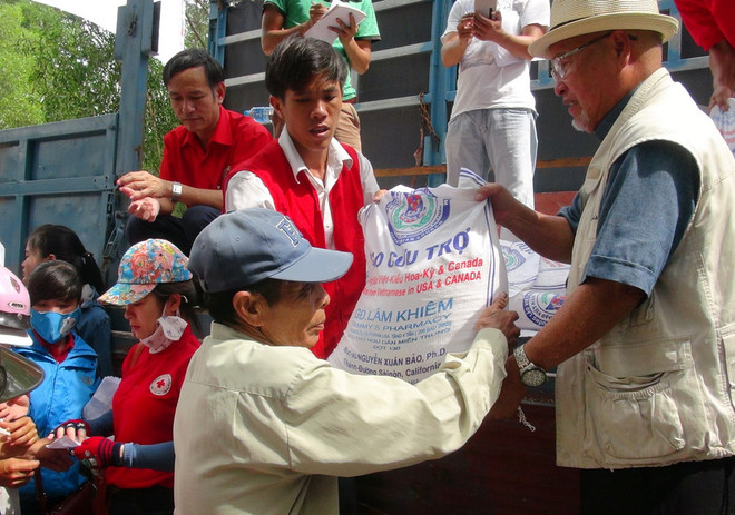 Hỗ trợ ngư dân bị thiệt hại do sự cố ô nhiễm môi trường biển ảnh 1