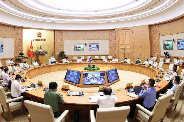 Thủ tướng: Lập các trung tâm cứu trợ, đường dây nóng hỗ trợ người dân ảnh 2