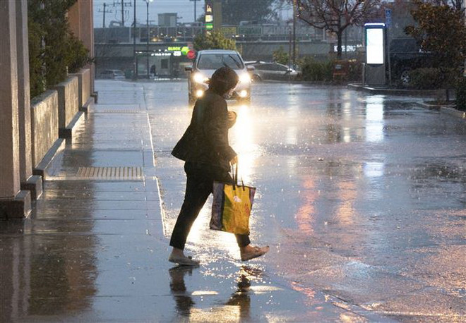 Mỹ: Bão mạnh khiến khoảng 214.000 gia đình và doanh nghiệp bị mất điện ảnh 1