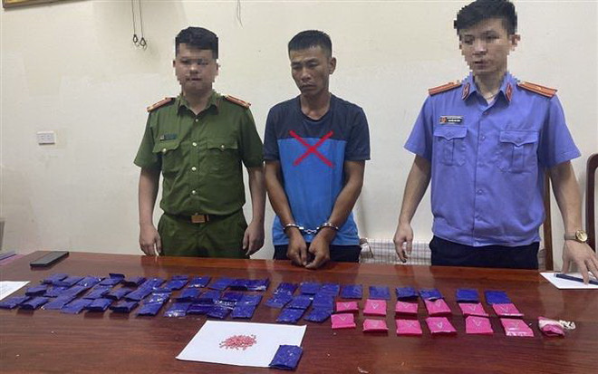 Chặt đứt mắt xích trong đường dây vận chuyển ma túy về Nghệ An ảnh 1