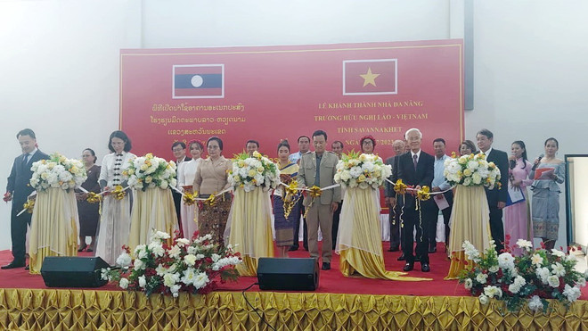 Lào: Khánh thành Nhà đa năng ở tỉnh Savannakhet do Đà Nẵng viện trợ ảnh 1