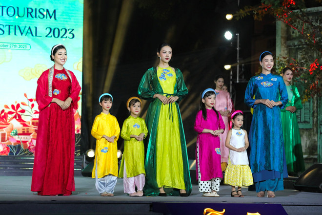 vnp_le hoi ao dai du lich (7).jpg