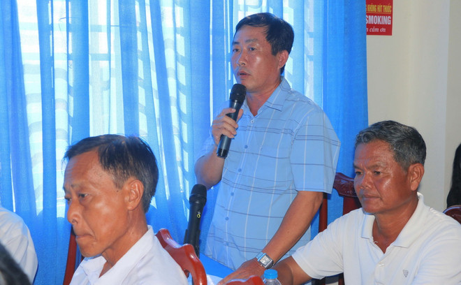 Cử tri Nguyễn Văn Phương (xã Vĩnh Khánh, huyện Thoại Sơn, tỉnh An Giang) phát biểu ý kiến. (Ảnh: Công Mạo/TTXVN) ttxvn_tiep xuc cu tri 2.jpg