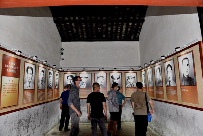 [Photo] Tham quan công viên tưởng niệm Mao Trạch Đông ở Trung Quốc ảnh 8