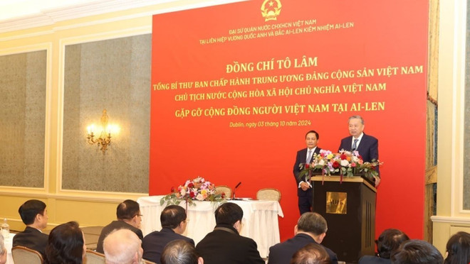 ttxvn_tong bi thu gap cong dong nguoi viet o Ireland 2.jpg