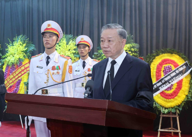 Đồng chí Tô Lâm, Ủy viên Bộ Chính trị, Chủ tịch nước, Trưởng Ban Lễ tang đọc Lời điếu. (Ảnh: TTXVN) ttxvn_truy dieu 3.jpg