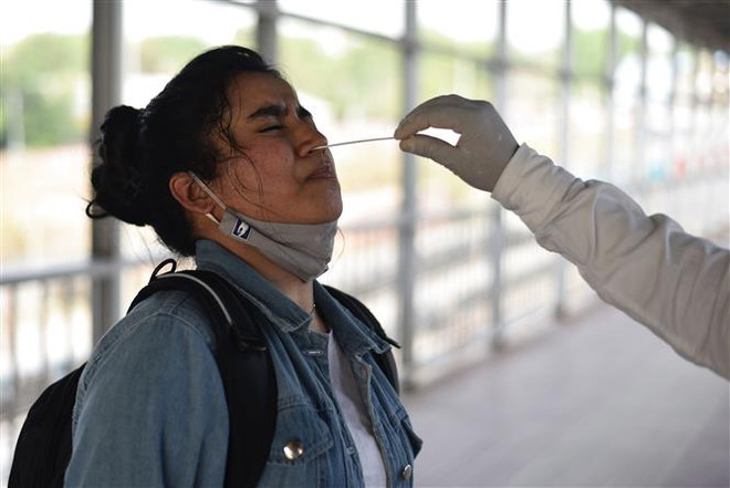 WHO: Số ca mắc mới COVID-19 trên toàn cầu giảm gần 25% ảnh 1