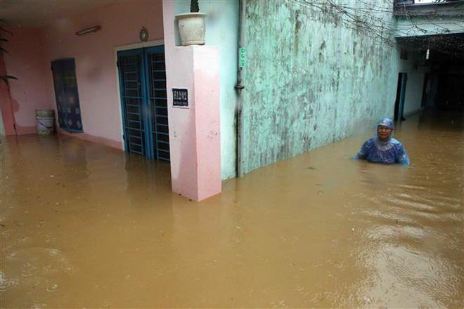 Mưa lớn ở Đà Nẵng: Cho gần 2.000 học sinh nghỉ học để đảm bảo an toàn ảnh 1