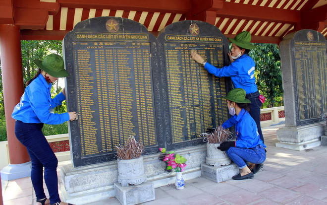 Đặc sắc chương trình giao lưu nghệ thuật "Tổ quốc mãi mãi ghi công" ảnh 1