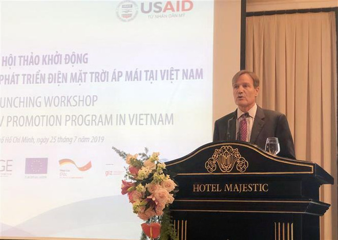 Khởi động chương trình thúc đẩy phát triển điện Mặt Trời mái nhà ảnh 2