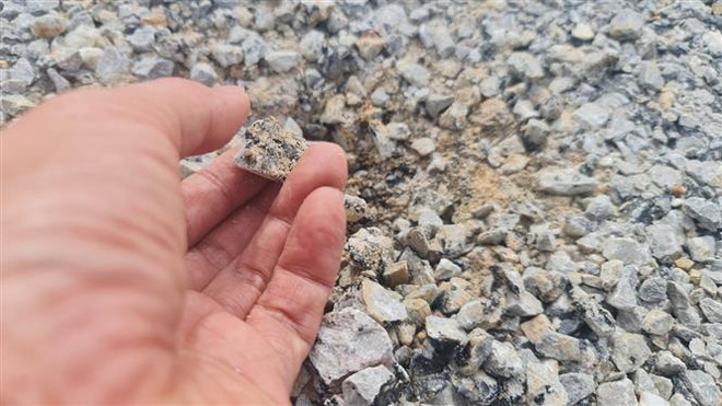 Thanh Hóa: Con đường đầu tư 13 tỷ đồng mới nghiệm thu đã xuống cấp ảnh 2