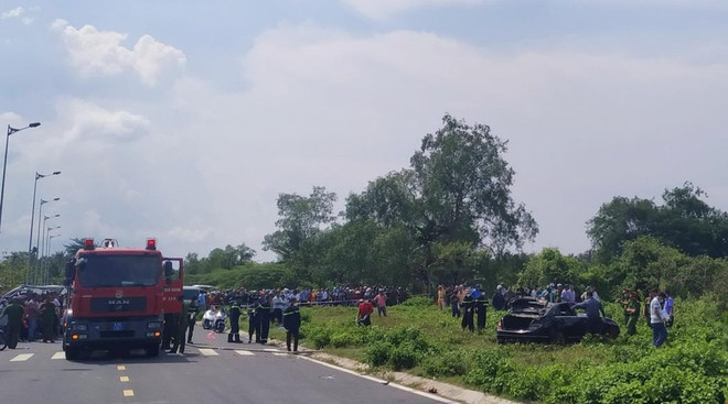 Phát hiện 3 người tử vong trong chiếc xe ôtô nằm dưới lòng kênh ảnh 1