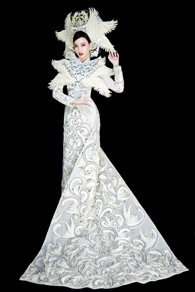 Miss Intercontinental: Ngắm trang phục dân tộc nặng 30kg của Ái Nhi ảnh 1