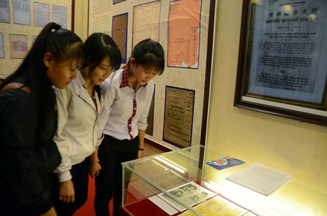 Triển lãm bản đồ và tư liệu về Hoàng Sa, Trường Sa của Việt Nam ảnh 1