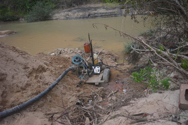 Bị phạt hành chính trên 150 triệu đồng vì khai thác cát trái phép ảnh 1