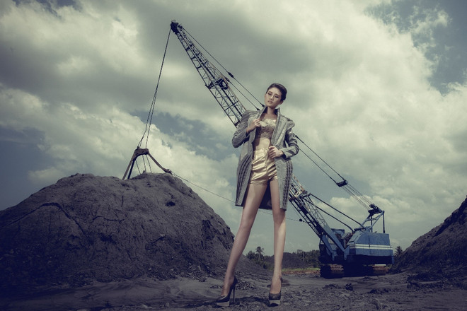 Kha Mỹ Vân khoe dáng thon trong thiết kế của Á quân Project Runway ảnh 3