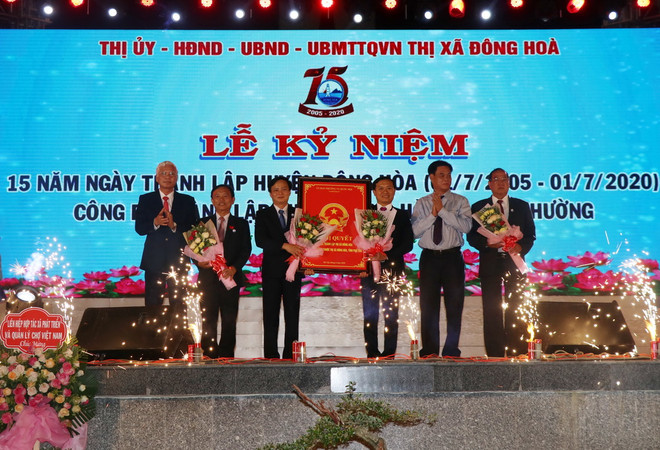 Phú Yên: Công bố nghị quyết về việc thành lập thị xã Đông Hòa ảnh 1