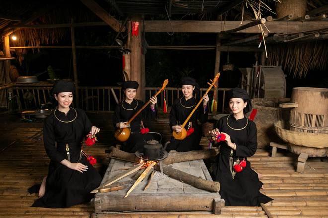 Thí sinh Miss World Vietnam quảng bá văn hóa Tày vùng trà Thái Nguyên ảnh 1