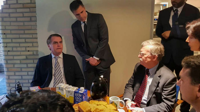 Cố vấn an ninh quốc gia Mỹ John Bolton thăm chớp nhoáng Brazil ảnh 1