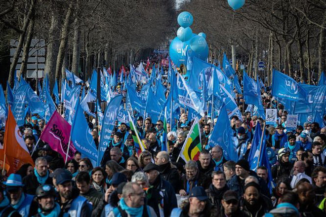 Chính phủ Pháp khẳng định vẫn thực thi luật cải cách hưu trí ảnh 1