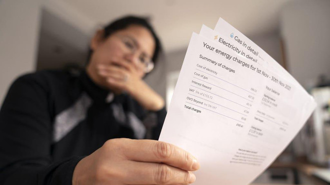 Người dân Anh chật vật thanh toán hóa đơn năng lượng trong mùa Đông ảnh 1