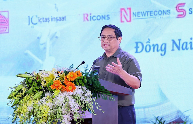 Thủ tướng Phạm Minh Chính phát biểu tại Lễ Khởi công. (Ảnh: Dương Giang/TTXVN) Thủ tướng dự khởi công xây dựng Nhà ga Hành khách Sân bay Long Thành ảnh 4