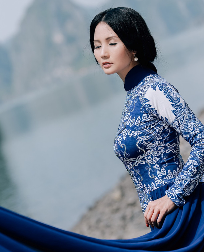 Hoa hậu quý bà Sương Đặng khoe eo “đồng hồ cát” ở Vịnh Hạ Long ảnh 6