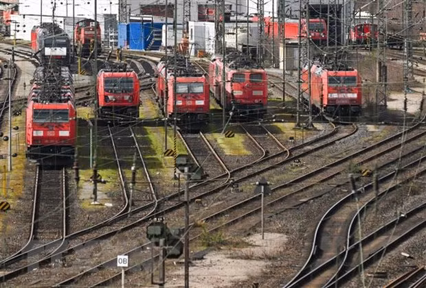 Nghiệp đoàn và giới chủ ngành đường sắt Đức nhất trí đàm phán ảnh 1