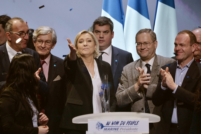 Pháp: Bà Le Pen cáo buộc truyền thông vận động cho ông Macron ảnh 1