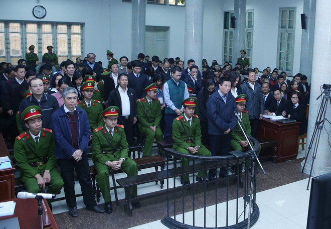 [Photo] Xét xử bị cáo Hà Văn Thắm cùng đồng phạm tại Oceanbank ảnh 2