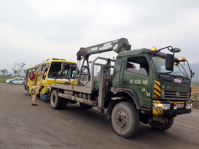 Vụ lật xe ở Đà Nẵng: Khẩn ​​trương cứu chữa cho các nạn nhân ảnh 1