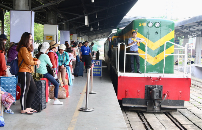 Thành phố Hồ Chí Minh bớt ùn tắc giao thông trong ngày 27 Tết ảnh 1