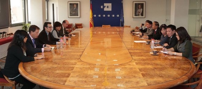 TTXVN tăng cường quan hệ với một số cơ quan báo chí lớn ở châu Âu ảnh 1