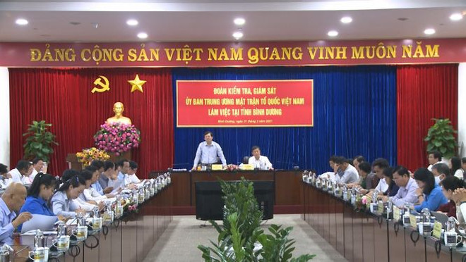 Phó Chủ tịch Ủy ban Trung ương Mặt trận Tổ quốc Việt Nam Nguyễn Hữu Dũng chủ trì, làm việc với tỉnh Bình Dương về kiểm tra, giám sát công tác chuẩn bị bầu cử đại biểu Quốc hội khóa XV và đại biểu Hội đồng Nhân dân các cấp nhiệm kỳ 2021-2026. (Ảnh: Chí Tưởng/TTXVN) Đoàn Ủy ban MTTQ kiểm tra công tác chuẩn bị bầu cử tại Bình Dương ảnh 1