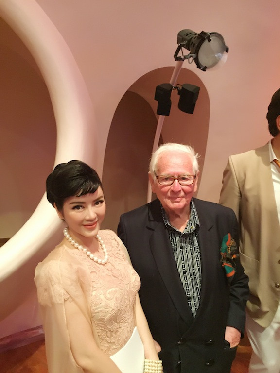 Lý Nhã Kỳ gây ấn tượng với phong cách Audrey Hepburn ở show Dior ảnh 4