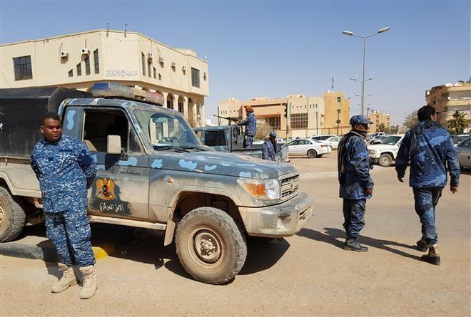 Các lực lượng trung thành với Tướng Khalifa Haftar tuần tra tại thành phố Sebha, miền nam Libya, ngày 9/2/2019. (Ảnh: AFP/TTXVN) Nga hy vọng Libya sẽ tránh được "thảm họa đẫm máu" mới ảnh 1