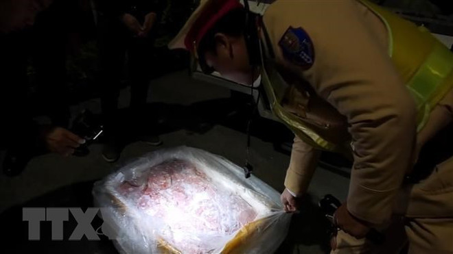 Phát hiện vụ vận chuyển 3,5 tấn da trâu, bò đã bốc mùi hôi thối ảnh 1